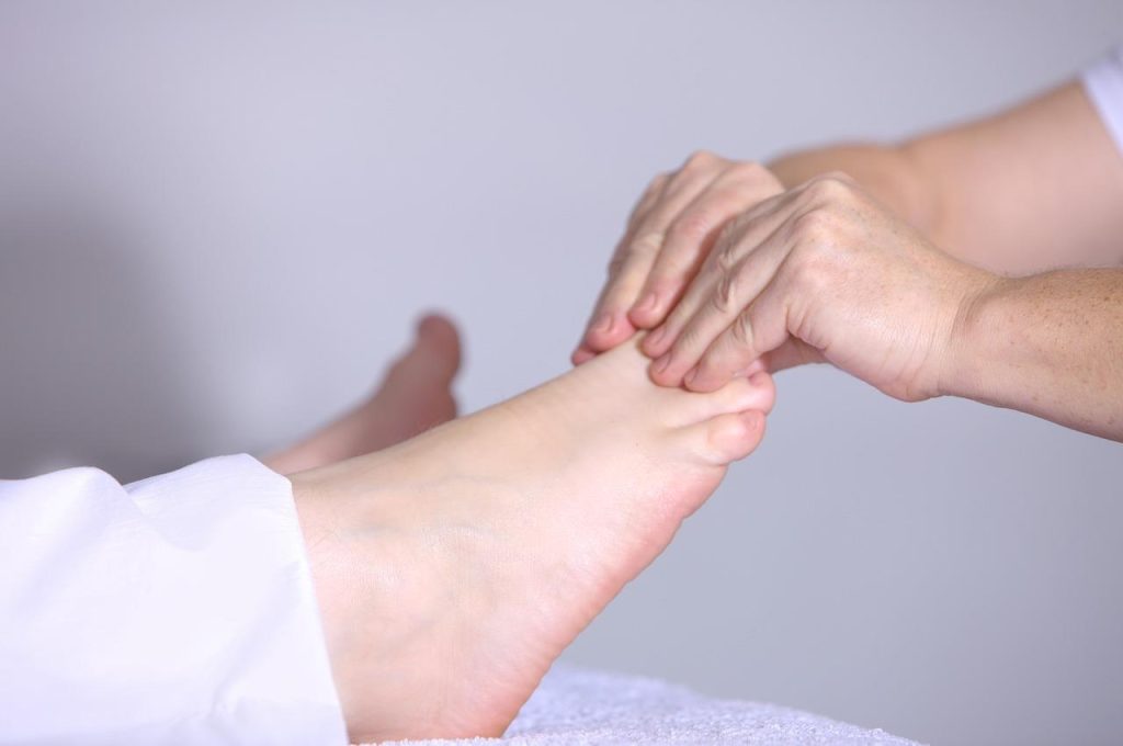 Chiropractische zorg voor tintelende voeten en tintelende tenen behandeling bij Chiropractie Kennemerland